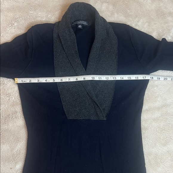 Banana Republic Cashmere & Wool Blend Navy and Grey Sweater sz S - Picture 6 of 9